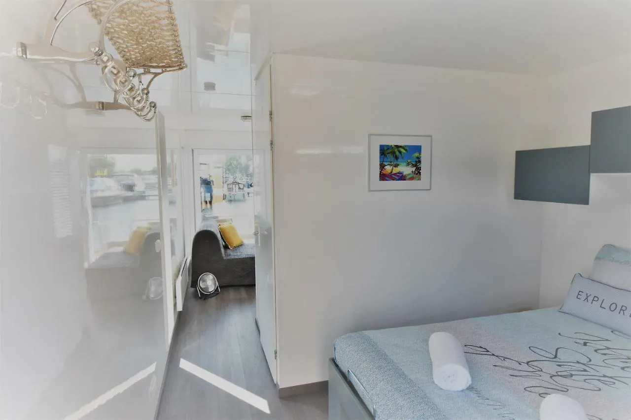 Boatlodge, Anegada ماسترخت